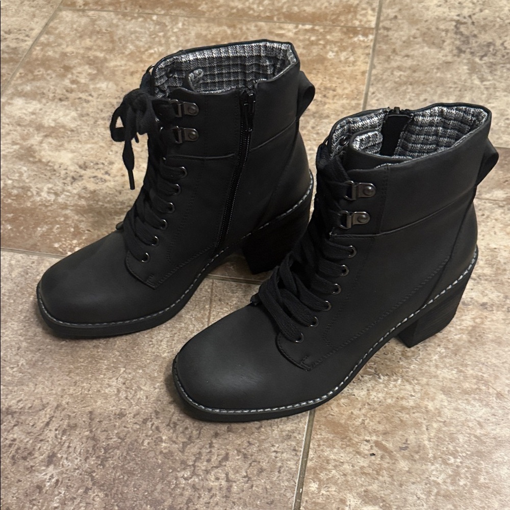 Jessica Cline Black Lace-Up Women's Boots Size 7 NWOB